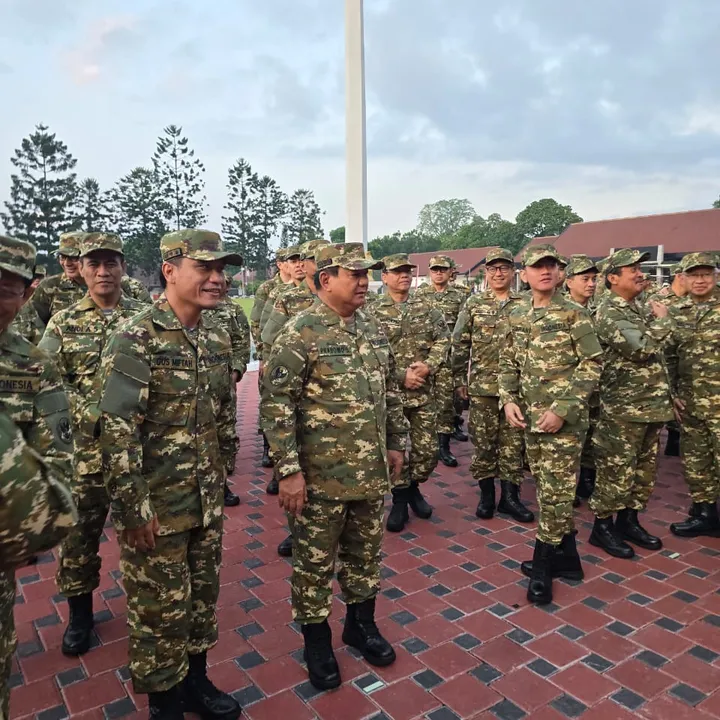 Konsolidasi Tim: Para Menteri Kabinet Merah Putih Latihan Baris-Berbaris di Magelang