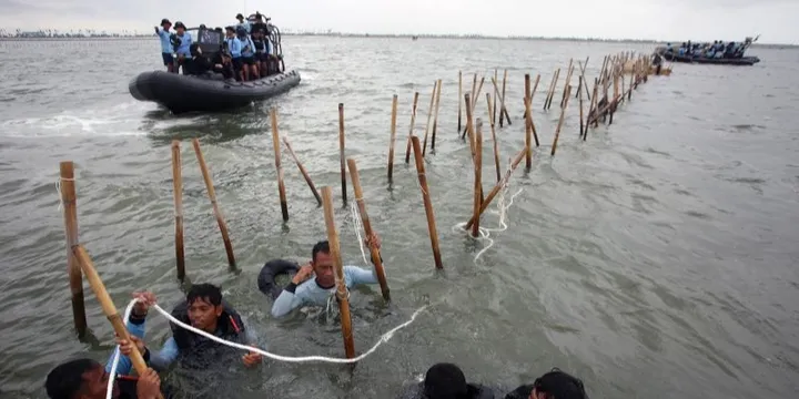 Pemasangan Pagar Laut di Tangerang Akan Dikenakan Sanksi Denda, Ini Penjelasan Menteri KKP