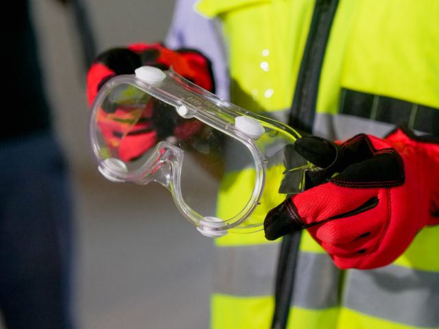 Kacamata safety